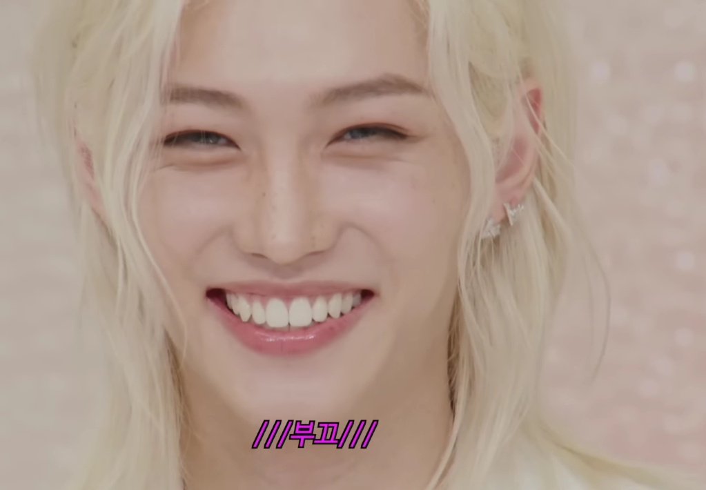 BBOKARILOOKS's tweet photo. HE'S THE PRETTIEST https://t.co/gk3iczpZ4n