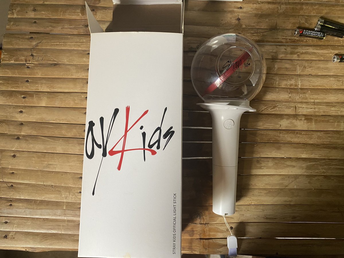 calydrinn's tweet photo. WTS LFB PH LIGHTSTICKS

TWICE STRAY KIDS BLACKPINK 
DECLUTTERING SALE!

sold as set only!
₱3500.00
CANDYBONG Z
NACHIMBONG V1
HAMMERBONG V1

used sa concerts, may issues ofcourse ,use ALT! ung bp ls is pang display nalng, pero ung dalawa pwede pa magamit and good condition pa! + https://t.co/lmMMBTispT
