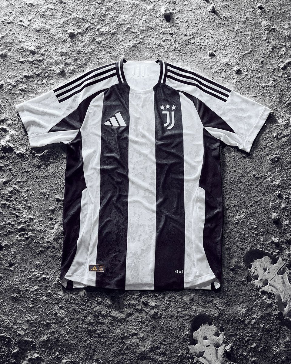 SoloCalcio5's tweet photo. ***Cercasi Main Sponsor ***
Sono andati sulla 🌕 perché sulla 🌍 nessuno è disposto a essere associati ⚪️⚫️… https://t.co/h2VZ0FyFQg