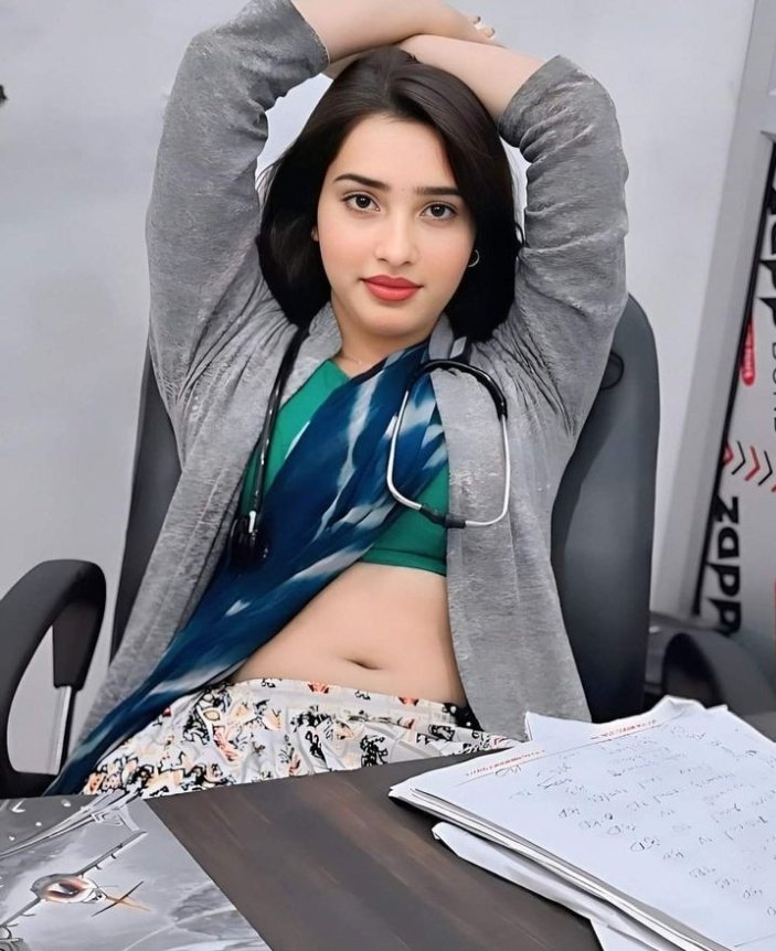 چلو بتاؤ کیسی لگ رہی ہوں میں؟