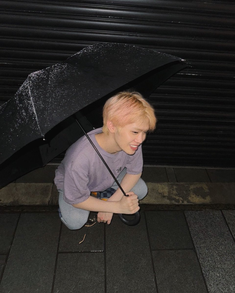 timetr7's tweet image. 잘어울리니 기분이 참 좋다!!!😻😻
입어줘서 고마워 태래야ㅑ #김태래