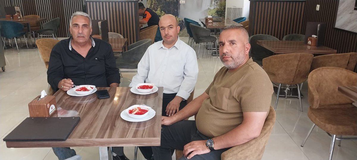 sumder6363's tweet photo. Şanlıurfa müteahhitler derneği başkanı @ASIKLIMUSTAFA yönetim kuruluyla birlikte iş insanı Ahmet doğanın Cafe rast işletmesinin açılışını gerçekleştirdik. 
Rabbim bol ve bereketli kazançlar nasip etsin inşallah…@sumder6363 https://t.co/fNGXsSqZ98