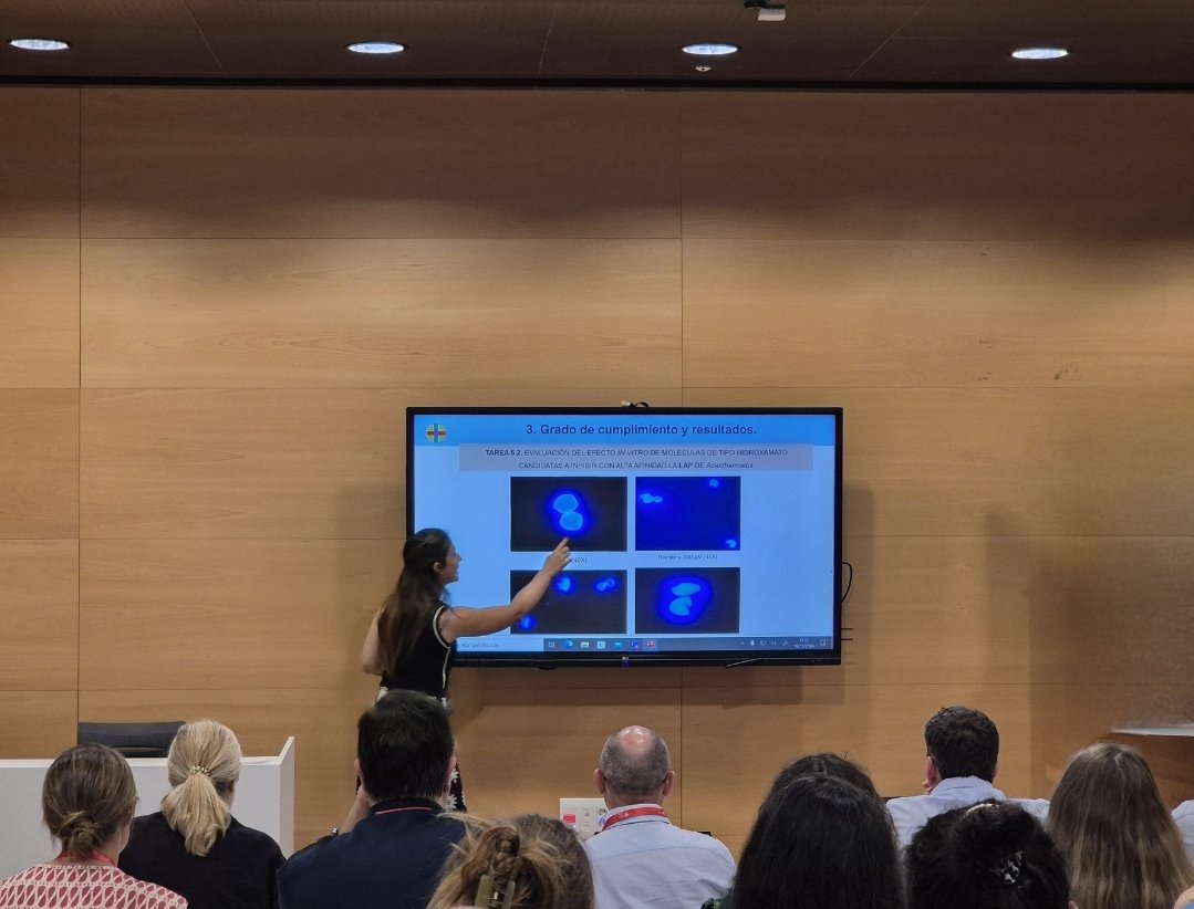 Enhorabuena a Alejandra por su excelente presentación en la Jornada Predoctoral del Programa en Ciencia y Tecnología de la Salud de <a href="/CEINDO_CEU/">CEINDO</a> <a href="/USPCEU/">Universidad CEU San Pablo</a> Enhorabuena también a sus directores Dra. <a href="/evaldivi42/">Elizabeth Valdivieso</a> y Dr. Rubén Agudo