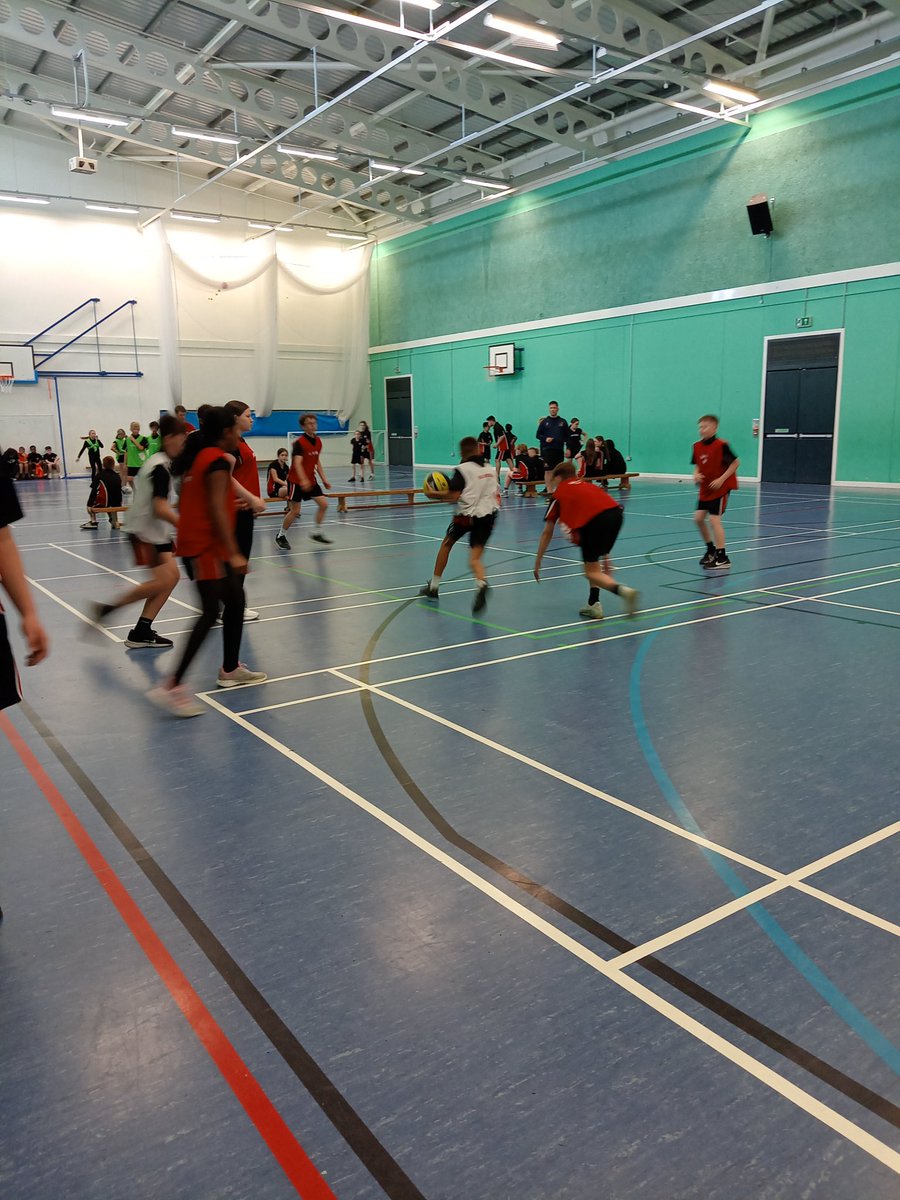 BE and JST are enjoying basketball: