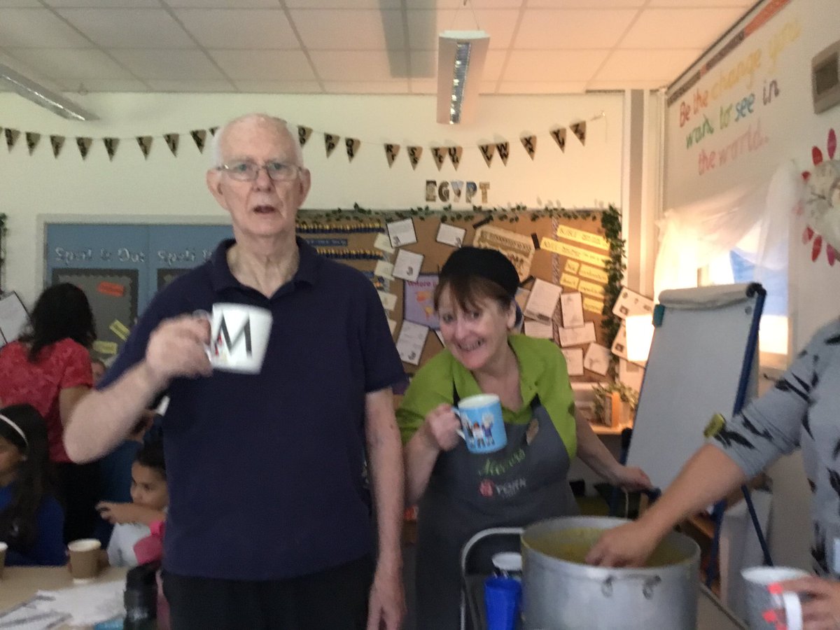 lordderamores's tweet photo. Year 5 cooking up a storm! What a beautiful vegetable soup! Great Teamwork! #LDDT https://t.co/fGfEDZ9kQc