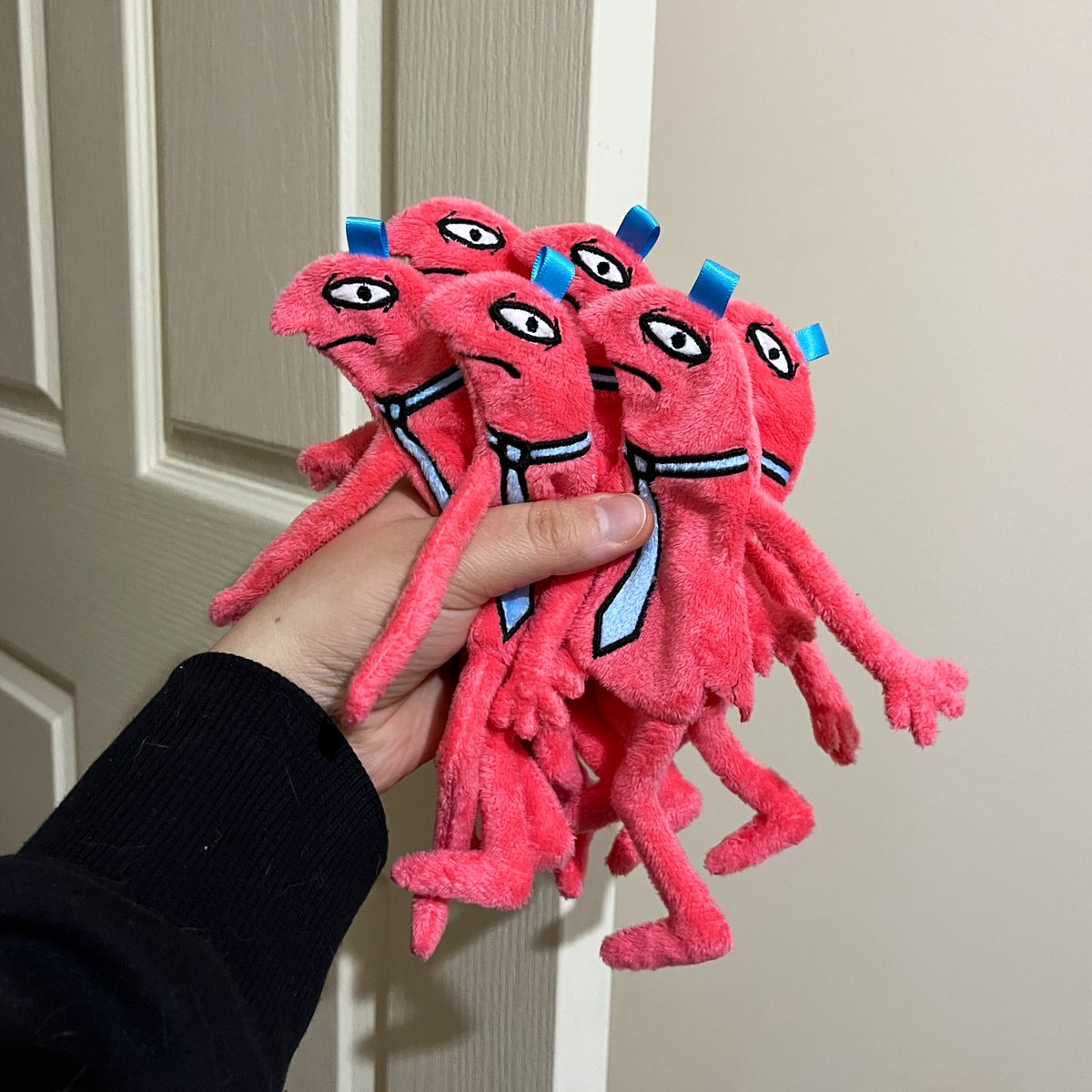 melscribbles's tweet image. caught stealing my precious piece of cheese