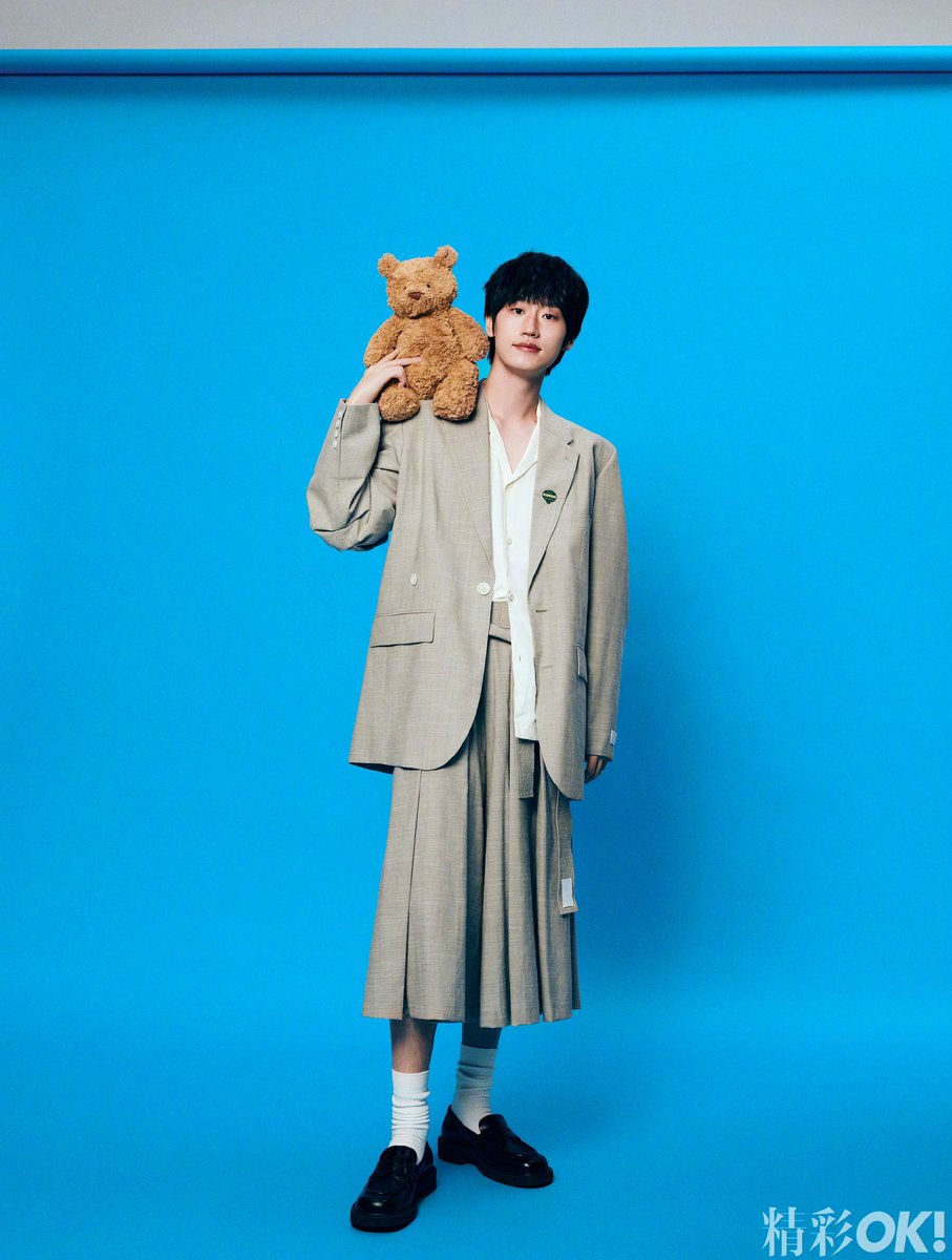 📕 16.07.2024 | 精彩OK Weibo Update

: การเติบโตมักดำเนินไปอย่างช้าๆ ตามเวลาเสมอ สำหรับ AK Liu Zhang บางสิ่งได้เปลี่ยนไป เช่น มุมมองและความคิดในการมองปัญหา ในขณะที่บางสิ่งยังคงเหมือนเดิม (1/2)

🔗 weibo.com/2479972411/505…

#LiuZhang #AK刘彰 #หลิวจาง #เอเค