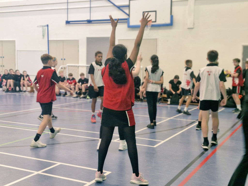 Year 7 are enjoying basketball for sports day <a href="/StCyresSchool/">St Cyres School</a> <a href="/stcyrespe/">St Cyres PE</a>