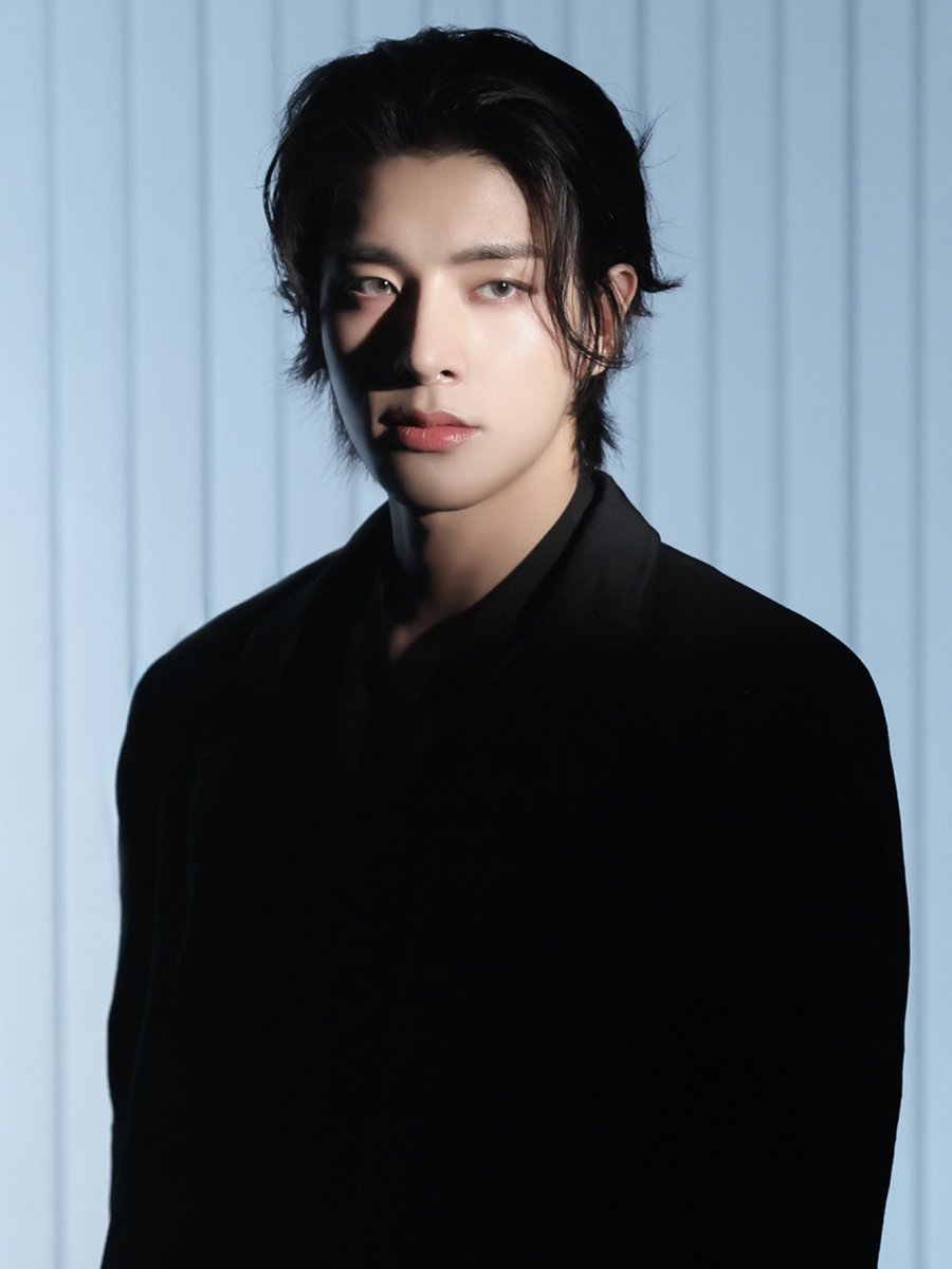 15ARCHIVEz's tweet image. that insane face card 🤌🏼