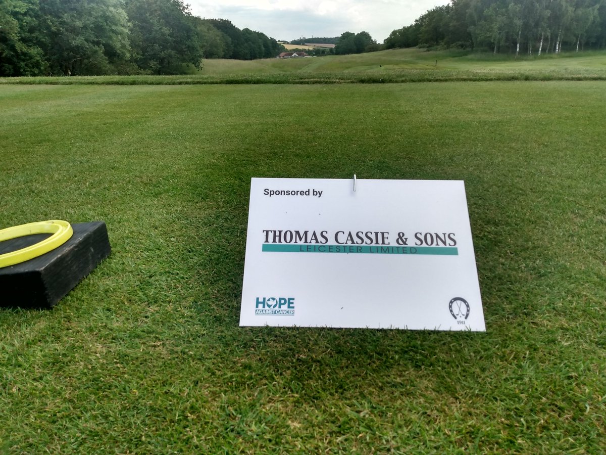 360AutoLEICS's tweet image. A fantastic day at @hopeagnstcancer's @luffenhamheath Golf Day! 🏌️‍♂️🏆 Ian's team, including Mark Robinson, Scot Cassie and ex-Nottingham Forest player Nigel Jemson, won! 🌟

Honoured to support this vital cause for local cancer research 💙 

#GolfDay #CharityEvent #CancerResearch