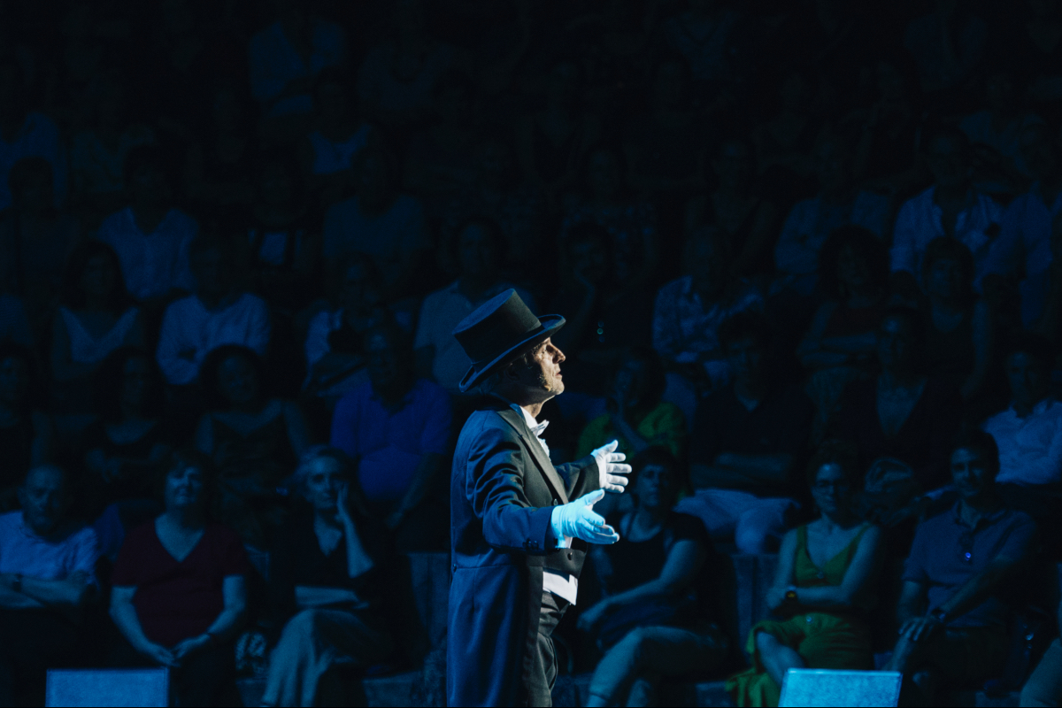 grecfestivalbcn's tweet photo. 👏 El Teatre Grec s'omple de poesia i música romàntica del segle XIX amb 'Canciones de amor, de desamor y de piratas' de la Compañía Nacional de @teatroclasico.

❗️ Avui última oportunitat, no us quedeu sense entrades!

📸 Alice Brazzit https://t.co/zmkwPzj2ak