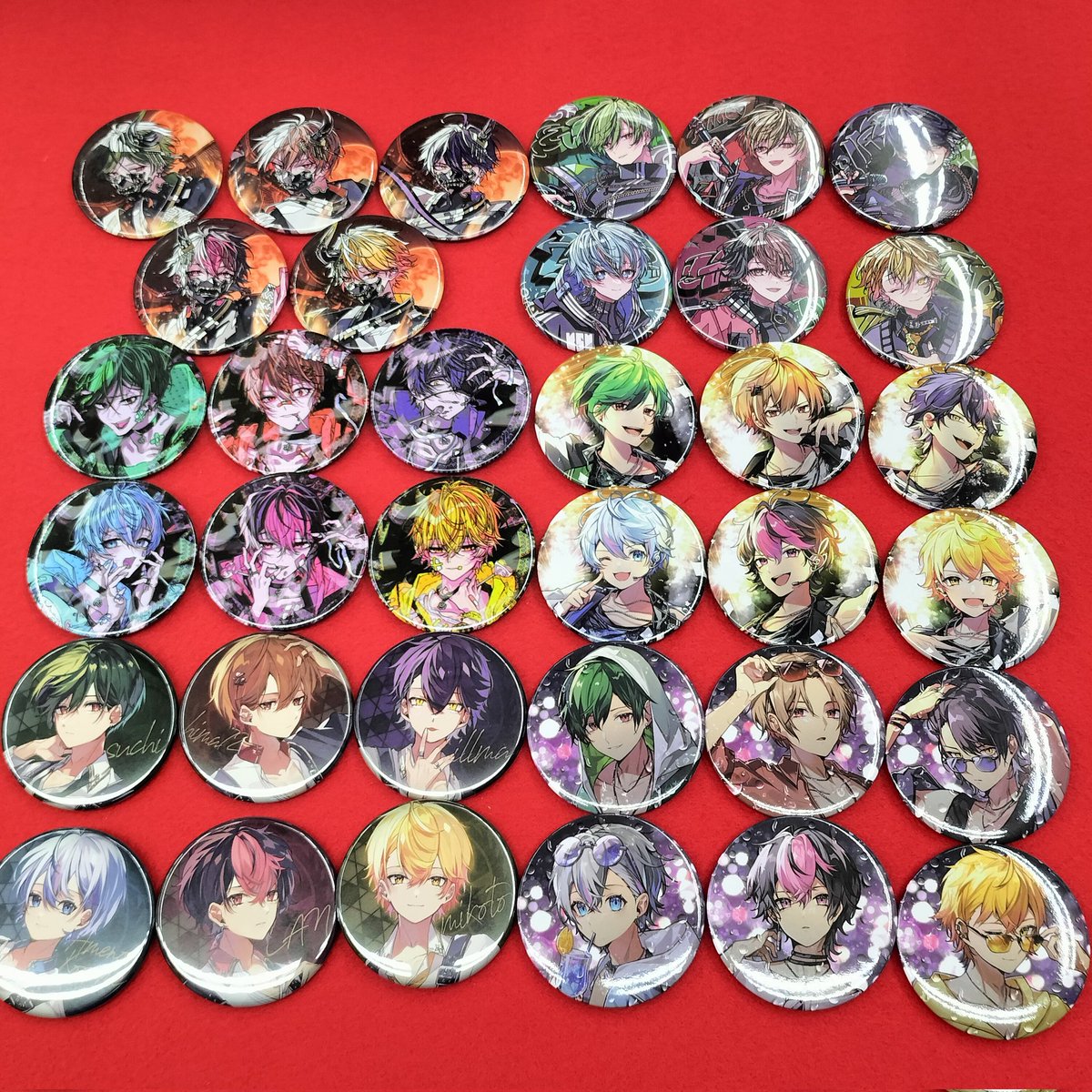 ほぼ)1日1品紹介 シクフォニの缶バッジ11種 大量入荷しました！ 全