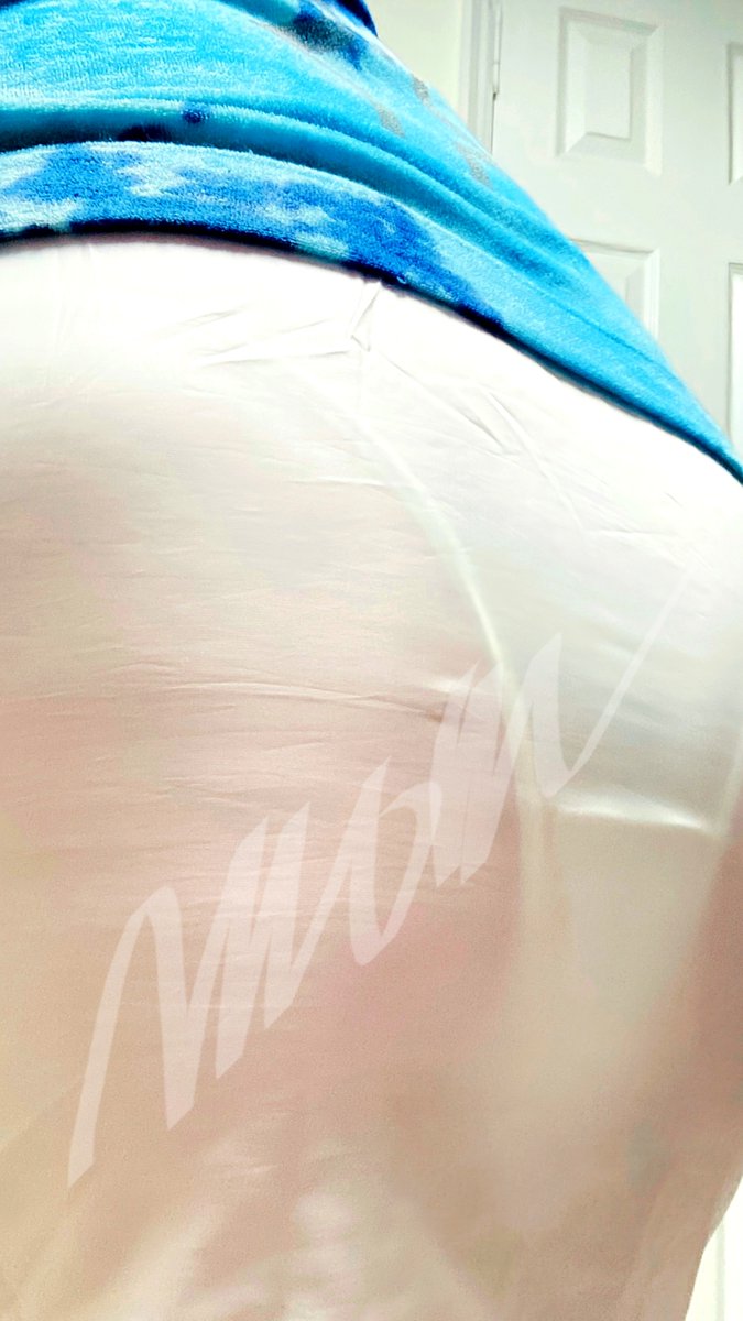 설레던 그때는 손만 스쳐도 떨렸고
눈빛을 마주하기도 부끄러웠었고
몸이 드러나는 옷을 입으면서도 
빛날 눈동자를 알기에 
온몸에 감흥이 감싸고 돌아
촉촉함이 가득했지요
그러나 시간이라는 건 
강철의 칼날조차 무디게 합니다. 
오로지 나신만을 요구하는 
그를 대하면 허망할 따름이네요