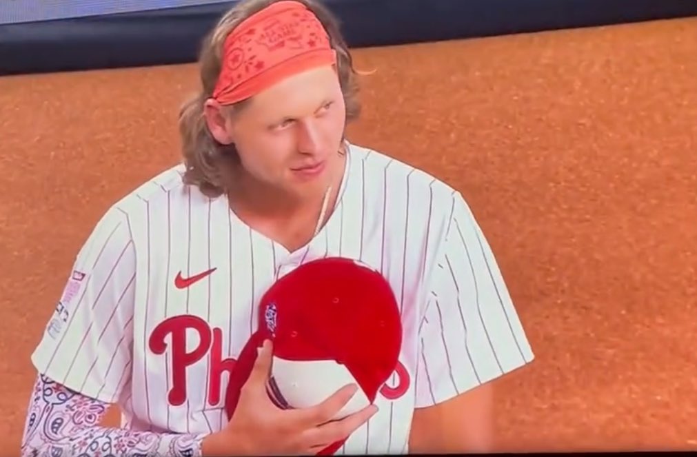 Civvy242's tweet photo. Pretty sure this the face of Americans last night!!! 😭😭😭 #HomeRunDerby https://t.co/aCwwbEabrl