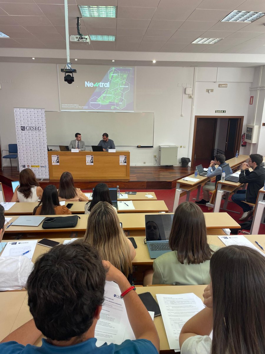 cesegusc's tweet photo. Taller sobre identificación de noticias falsas @guincap_ @varelaanxo_ @cesegusc @UniversidadeUSC https://t.co/egcTo2OAn1