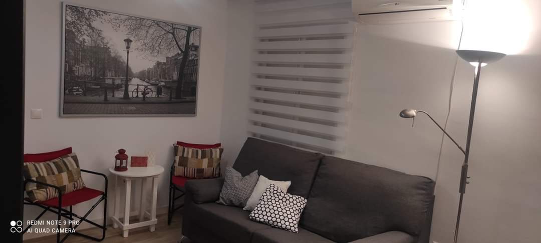 SandyYuko6's tweet photo. Se busca compañero/ra para compartir piso en Córdoba, 250€ + Luz + Internet. Aproximado 290€/mes, muy bien situado a 8 minutos del instituto Ángel de Saavedra, 15 minutos estación de tren y autobús, el piso está en muy buen estado todo nuevo. https://t.co/MUcync1WDB