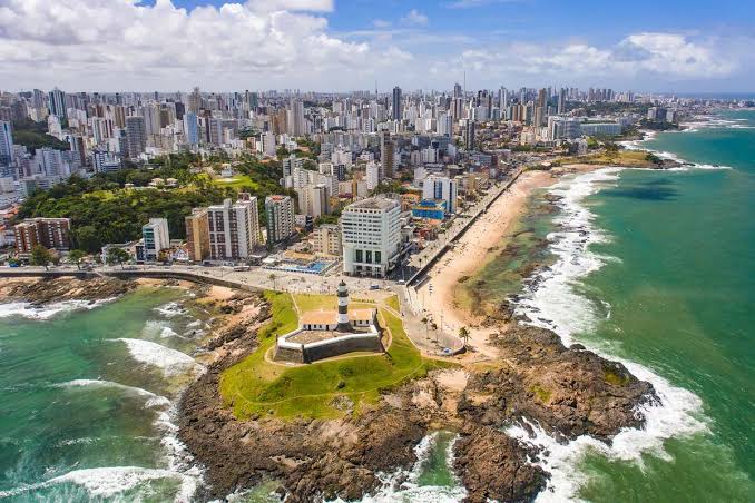 SilvioNetto13's tweet photo. @veefariasapenas Prefiro 1000 vzs mnh Bahia. https://t.co/Z4tkZiQwib