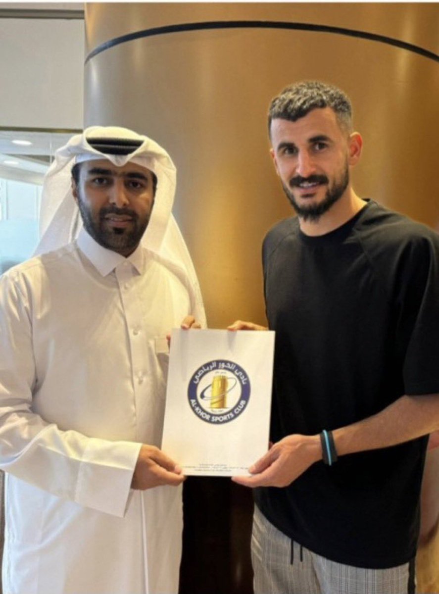 RASHIDMOHANNADI's tweet photo. نادي #الخور يعلن تعاقده مع المهاجم العراقي أيمن حسين لمدة موسمين.
@alkhor_club https://t.co/tLV45EnFKp