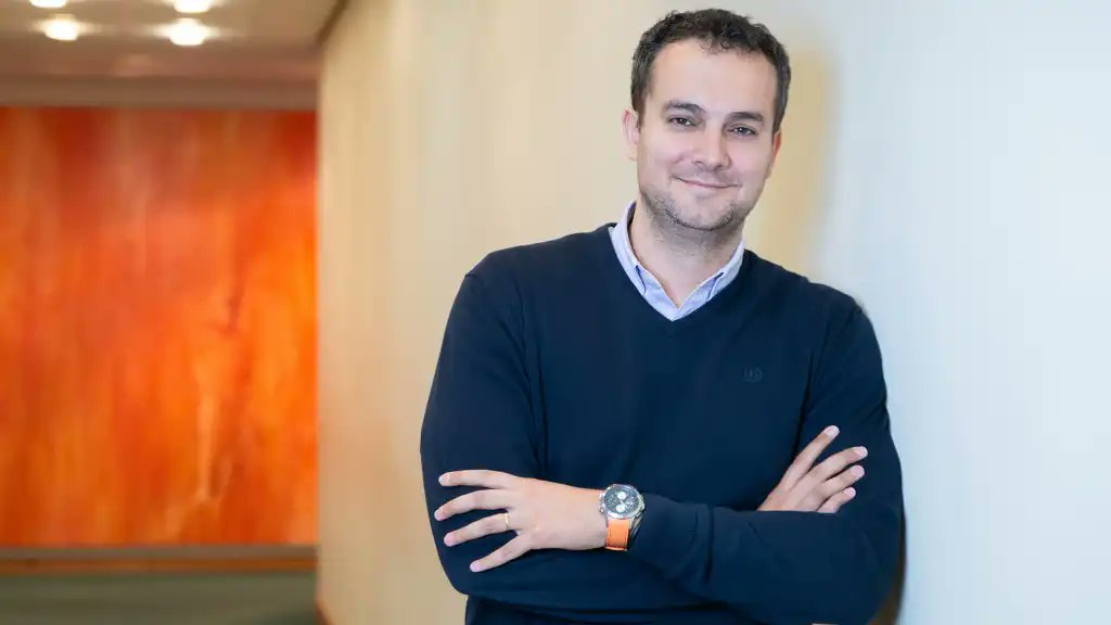 ComputerWorld España (@computerworldes) on Twitter photo Entrevistamos a Antonio García, CEO de <a href="/TeldatCorp/">Teldat Group</a>, quien nos ofrece una visión detallada sobre el análisis de la situación de una compañía que en el ejercicio fiscal 2023 ha incrementado su negocio un 25,2%, cerrando en torno a los 40 millones de euros. bit.ly/4cZTlyK Entrevistamos a Antonio García, CEO de <a href="/TeldatCorp/">Teldat Group</a>, quien nos ofrece una visión detallada sobre el análisis de la situación de una compañía que en el ejercicio fiscal 2023 ha incrementado su negocio un 25,2%, cerrando en torno a los 40 millones de euros. bit.ly/4cZTlyK
