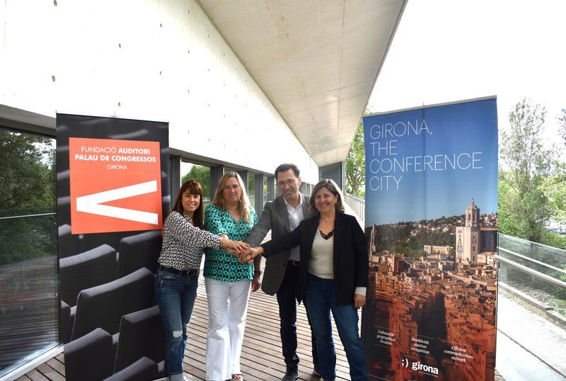 ComGest's tweet photo. Els congressistes que vinguin a Girona gaudiran de promocions i descomptes al comerç local https://t.co/8kk5lLXY4Z https://t.co/zCcUPTswAP