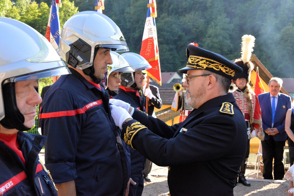 Prefet68's tweet photo. #14Juillet 🇫🇷
A l'occasion de la #FeteNationale2024, Jean-Marie Wendling, sous-préfet d'Altkirch, a participé samedi 13 juillet à la cérémonie patriotique devant le monument aux Morts à #Ferrette, en présence des autorités civiles et militaires. https://t.co/xtYuesnmjx