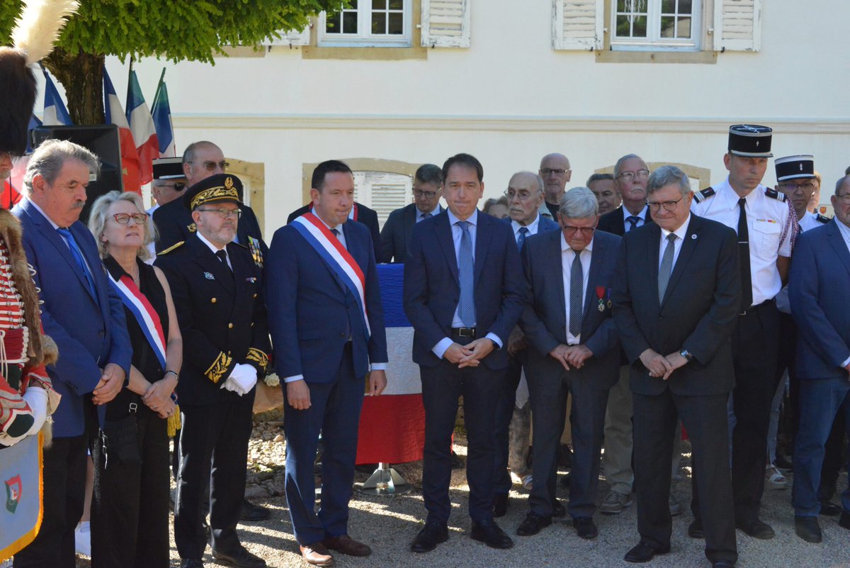 Prefet68's tweet photo. #14Juillet 🇫🇷
A l'occasion de la #FeteNationale2024, Jean-Marie Wendling, sous-préfet d'Altkirch, a participé samedi 13 juillet à la cérémonie patriotique devant le monument aux Morts à #Ferrette, en présence des autorités civiles et militaires. https://t.co/xtYuesnmjx