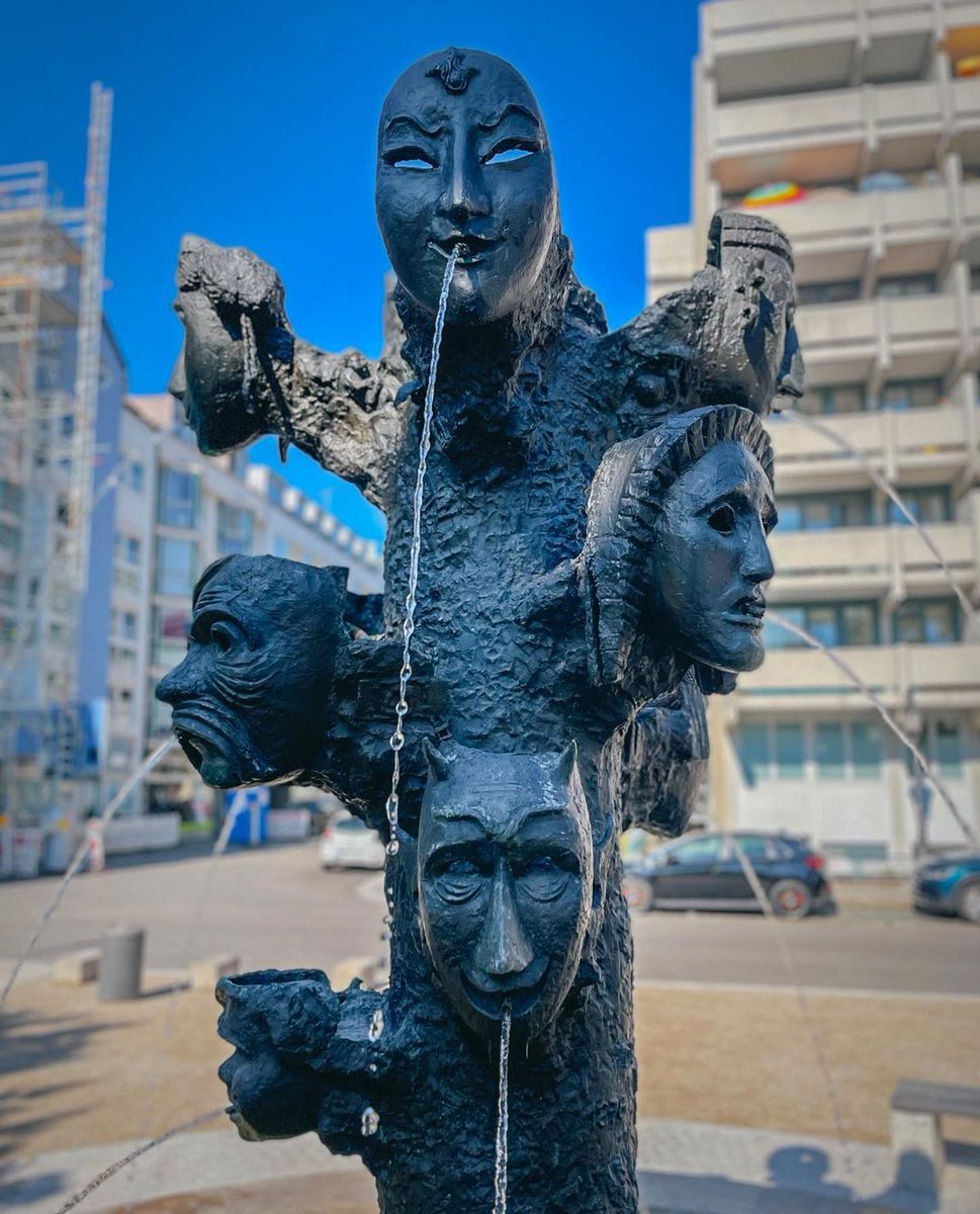 susanlett5's tweet photo. @DailyPicTheme2 #multifaced #Munich https://t.co/2N09fz4Zf4