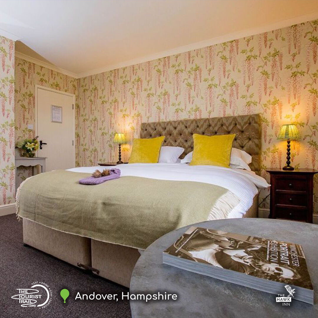 TheTouristTrail's tweet photo. 🍽️✨ Discover #TheHawkInn in charming #Amport village! Enjoy modern #BritishDining with stunning views over Pill Hill Brook. Book a stay in one of our nine stylish bedrooms for ultimate relaxation.

📍 https://t.co/PS1Ny80Mdu 
 
 #CountryPub #BoutiqueHotel https://t.co/X10ZUT6Lm9
