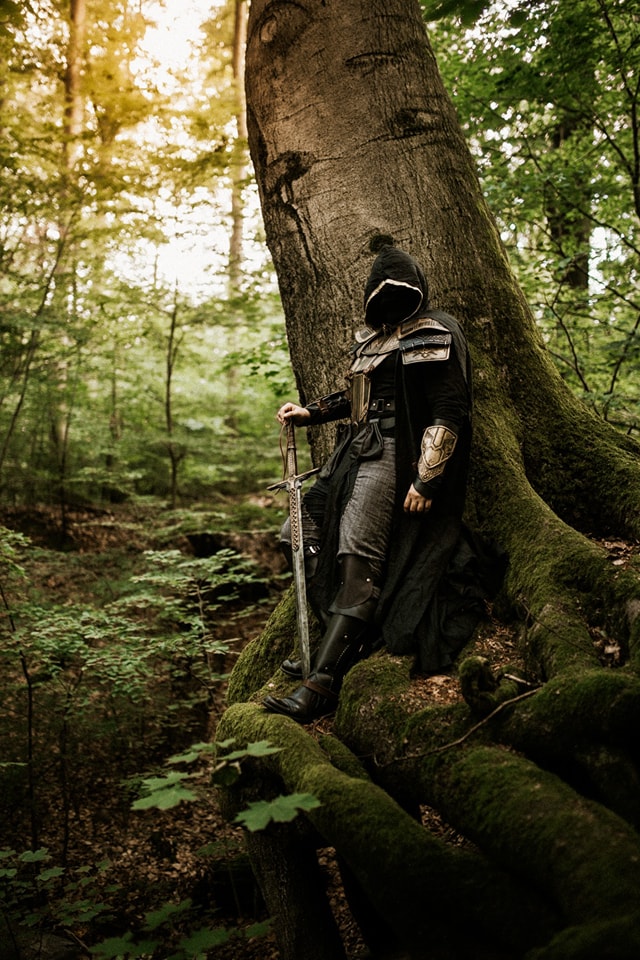 TESOnline_ESP's tweet photo. 🛠️ Esta armadura de bretón ha sido creada a mano desde 0 y está hecha con cuero auténtico por @CyperianWorks 

Una vez más, ¡su trabajo brilla por sí solo! ⚔️ 🏹 

Fotografía por Alicja Dębek 📸 https://t.co/SJbkRX9RuY