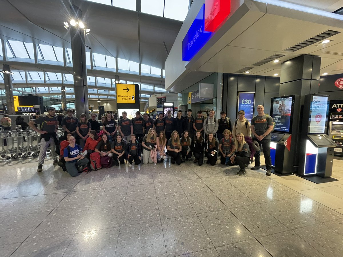 MrsEGascoigne's tweet photo. @TWBS and @WGSWindsorGirls on route to Peru! 🇵🇪 @campperu https://t.co/ruuos3O6Ra