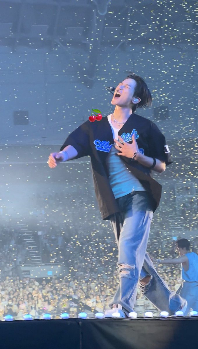 이렇게 귀여운게 찍혀있었어......
얼굴로 노래하는 쥬냥이🎤🎤🎶 #주연