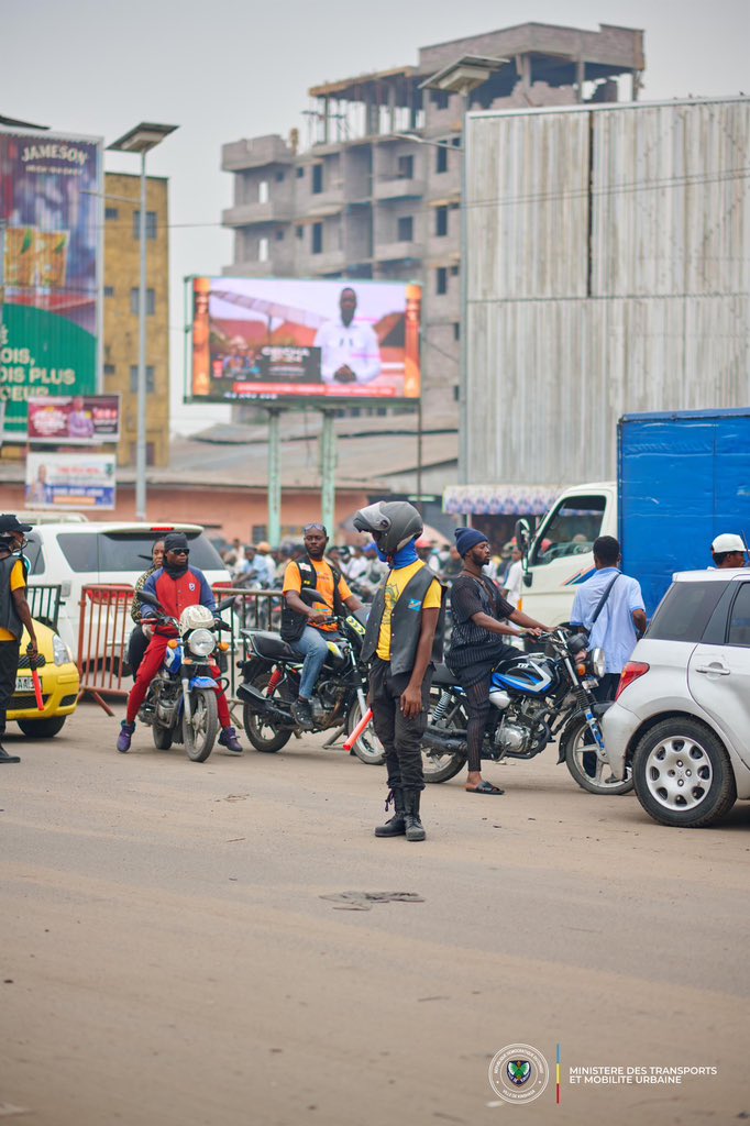 alpha_deje's tweet photo. Sous l’ impulsion de S.E.M. le Gouverneur de la Ville de Kinshasa, Monsieur @daniel_bumba_01 , Le Min. Provincial des Transports et Mobilité Urbaine est determiné à lutter contre les embouteillages, les accidents routiers évitables et tracasseries routières. https://t.co/tWaBa3wUxF
