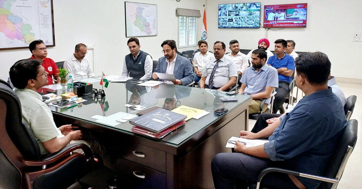 CII4ER's tweet image. CII Jharkhand Members in Jamshedpur held a successful meeting today at the East Singhbhum DC Office with Mr. Ananya Mittal, Deputy Commissioner of Jamshedpur. (1 of 3)
@tweetmittal #jamshedpur #jamshedpurnews #DistrictDevelopment #DistrictAdministration #DistrictCollector