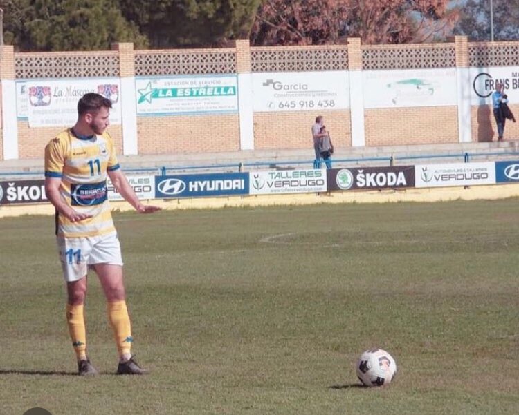 💥 OFICIAL | Dani Romero, jugador del #CoriaCF 24 - 25. 

El canterano vuelve a su casa para enrolarse en este nuevo proyecto. 

Extremo habilidoso, con gran desborde y un magnífico disparo a puerta, regresa, tras haber militado en varios conjuntos de Tercera, al Guadalquivir.