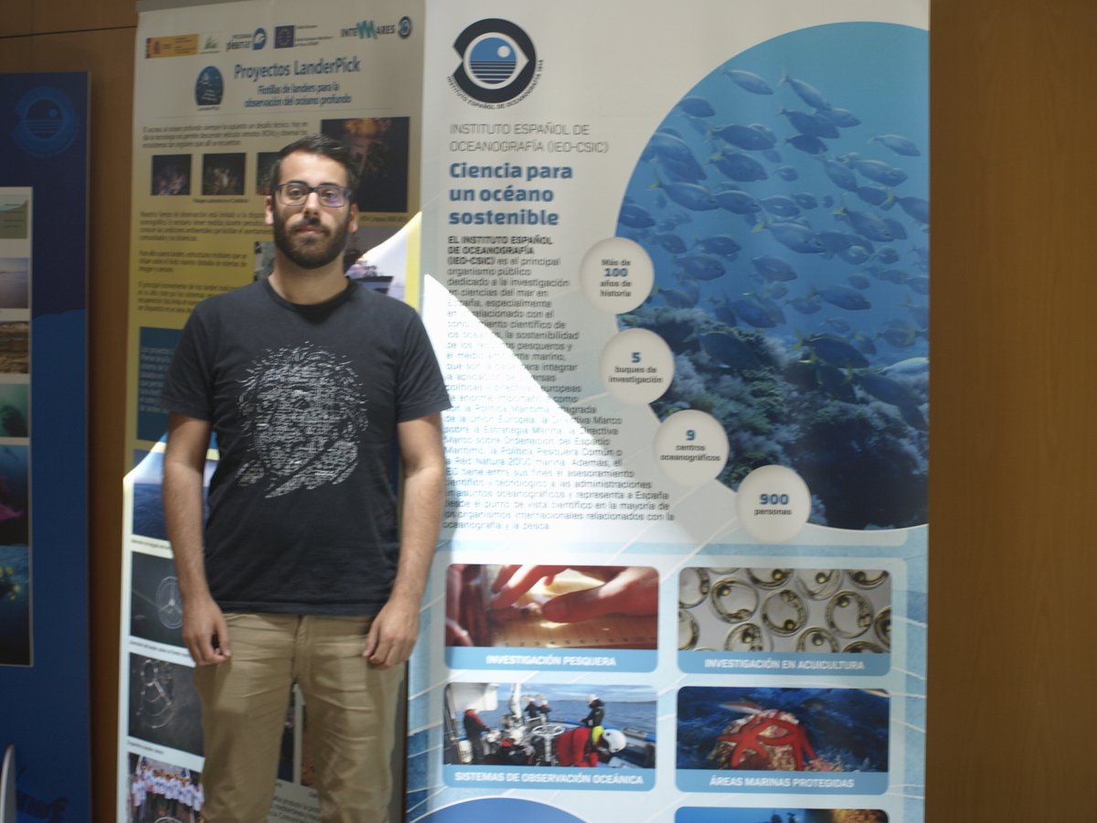 IEO_GIJON's tweet photo. Comienza a trabajar en nuestro centro, dentro del programa #YoInvestigo, Enol Navarro. Es biólogo por @uniovi_info y máster en biología marina por @UDC_gal. Trabajará en el proyecto #RADIALES, estudiando el nanoplancton mediante microscopía de epifluorescencia, con Mikel y Renate https://t.co/GNKIS22Kbq
