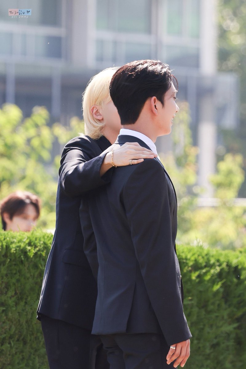 jihanhour's tweet photo. The behind and the front view 🥹

#JEONGHAN #정한 #JOSHUA #조슈아 https://t.co/GlxavHg0cq