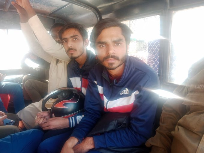 swethaloves1998's tweet photo. Pakistan 🇵🇰: A woman brutally beaten &amp; thrown out of the window by her in-laws from 2nd floor of the building for not spicing the chicken properly in Lahore Husband Mohammad Zubair, mother-law Sayema and brother-in-law Owaisi arrested
#Pakistan 
#Muslim 
#MuslimLadies
#Lahore https://t.co/Rm2s0NRj5r