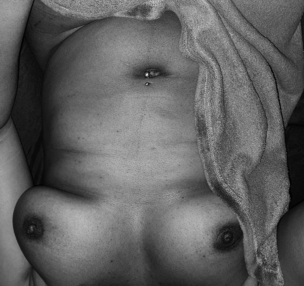 Selkie323's tweet photo. #TittiesTuesday 🖤 https://t.co/kI7EXDbU47