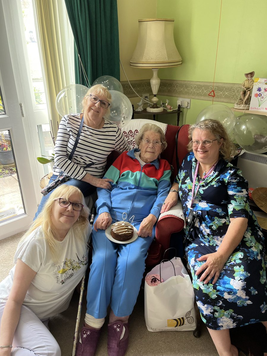 Emma Davies tweet media