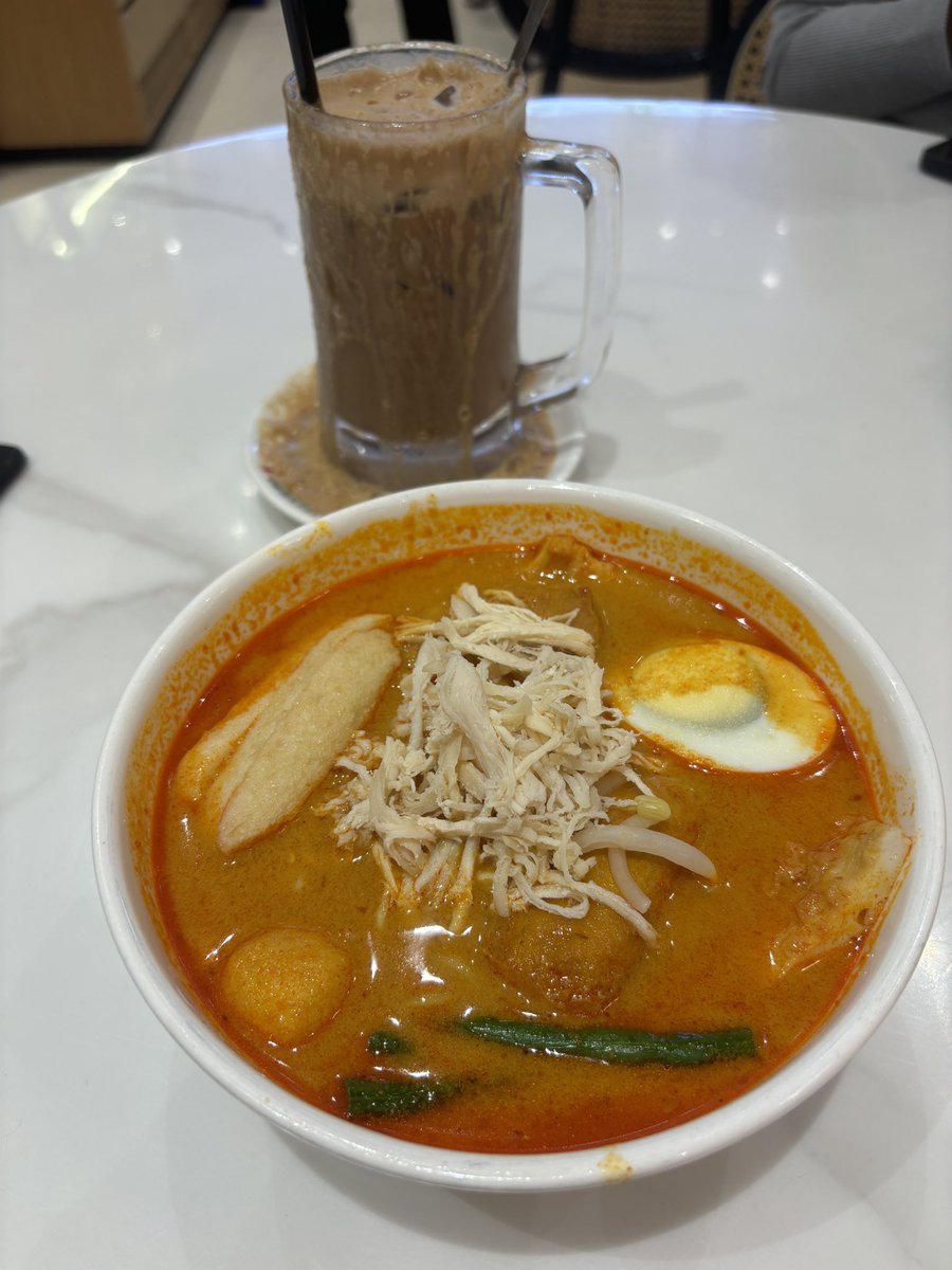 RepeatTravels's tweet image. First dish I ate upon returning to Malaysia: Laksa. So delicious! 
I like this chain restaurant Oriental Kopi—it's always packed &amp;amp; Kopi is sooo good!!
#Malaysia #Laksa #FoodLovers #OrientalKopi