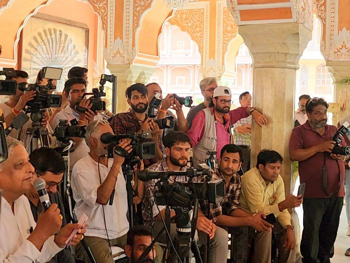 City Palace, Jaipur (@jprcitypalace) on Twitter photo His Highness Maharaja Sawai Padmanabh Singh of Jaipur and Sanjoy K Roy of <a href="/TeamworkArts/">Teamwork Arts</a> (the organisers of the Jaipur Literature Festival) announced the #JaigarhHeritageFestival at a press conference at #TheCityPalaceJaipur yesterday. His Highness Maharaja Sawai Padmanabh Singh of Jaipur and Sanjoy K Roy of <a href="/TeamworkArts/">Teamwork Arts</a> (the organisers of the Jaipur Literature Festival) announced the #JaigarhHeritageFestival at a press conference at #TheCityPalaceJaipur yesterday.