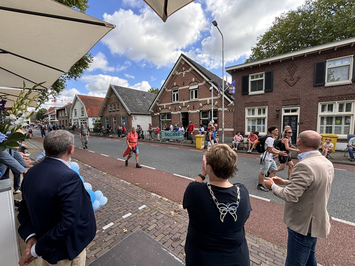 Tobias van Elferen tweet media