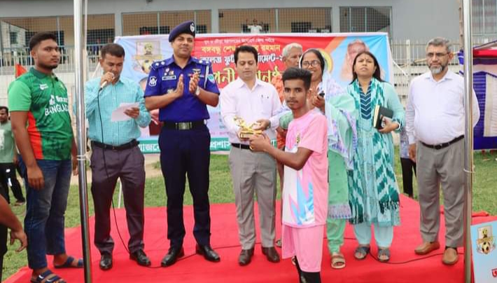 নড়াইলে বঙ্গবন্ধু শেখ মুজিবুর রহমান আন্তঃ কলেজ ফুটবল টুর্নামেন্ট-এর সমাপনী অনুষ্ঠান