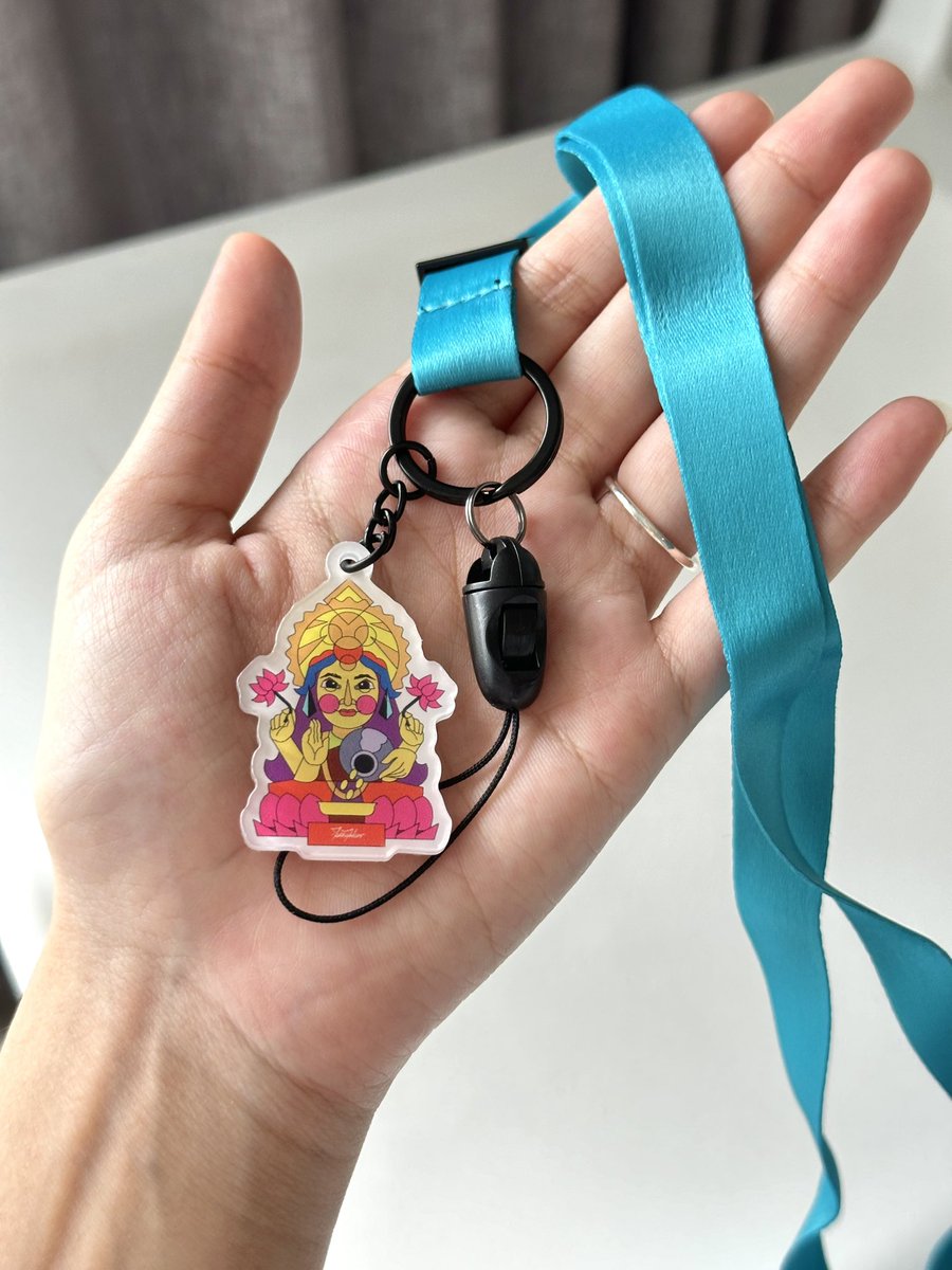 rinmomome's tweet photo. ลิสเตอรีน พ็อกเก็ตมิสท์ ลิมูเต็ด เอดิชัน สายมูอย่างเราจะพลาดได้ไง มูพระแม่ลักษมีเสริมดวงความรักให้ปังๆขึ้นไปอีก💖 และยังเสริมความมั่นใจด้วยสเปรย์ที่พกไปฉีดง่ายๆได้ทุกที่ กลิ่นปากหอมสดชื่นทั้งวันอีกด้วย อม เพี้ยง #มั่นใจทันทีโชคดีทันใจ #อมเพี้ยง #ลิสเตอรีนพ็อกเก็ตมิสท์มูเตลู https://t.co/mykOrMH1SB