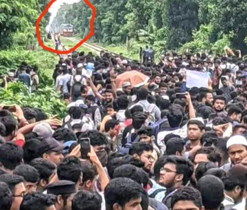 সীতাকুণ্ডের কুমিরায় ইবি কোটা বিরোধী ও ছাত্রলীগের মধ্যে সংঘর্ষ