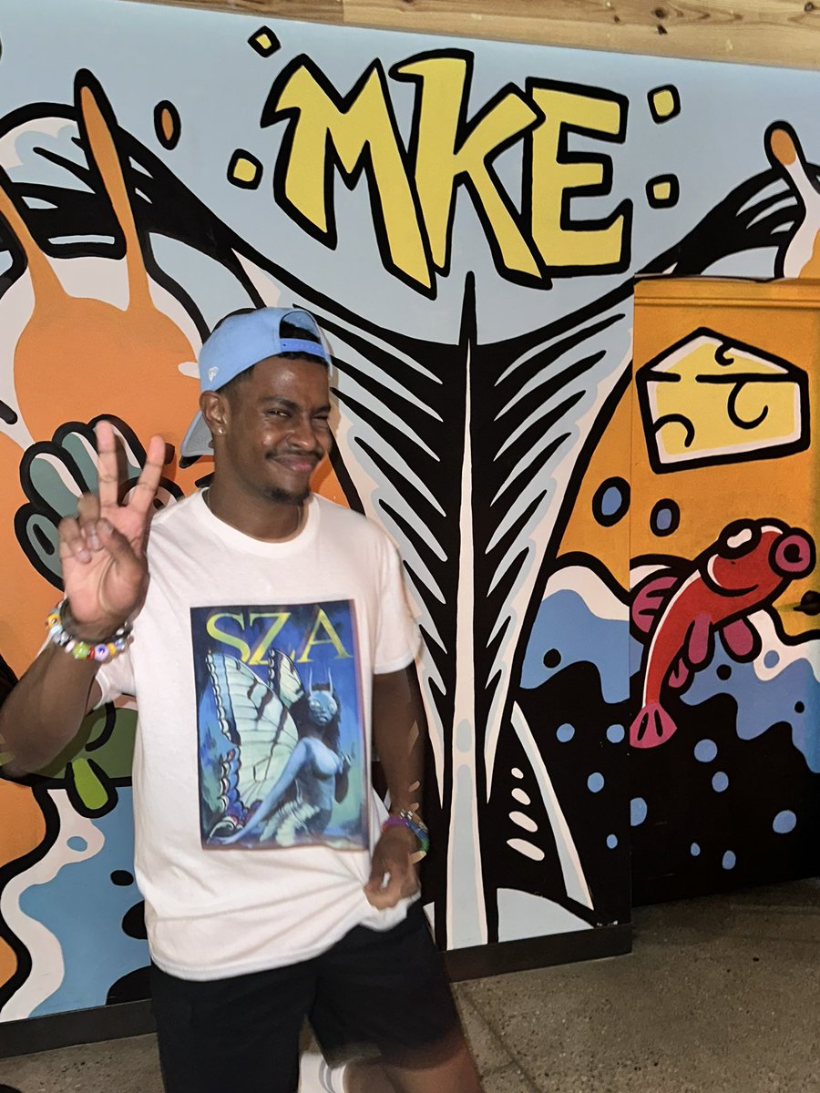 __ahmedx26's tweet image. #2real #2loyal #2cool #2sexy #2funny 🥶💙🦋🥶🧢🐬🐳🦕🅿️🚹🧞‍♂️🎽🪣📘🩵🫐🛜🖌️👨🏾‍🎤