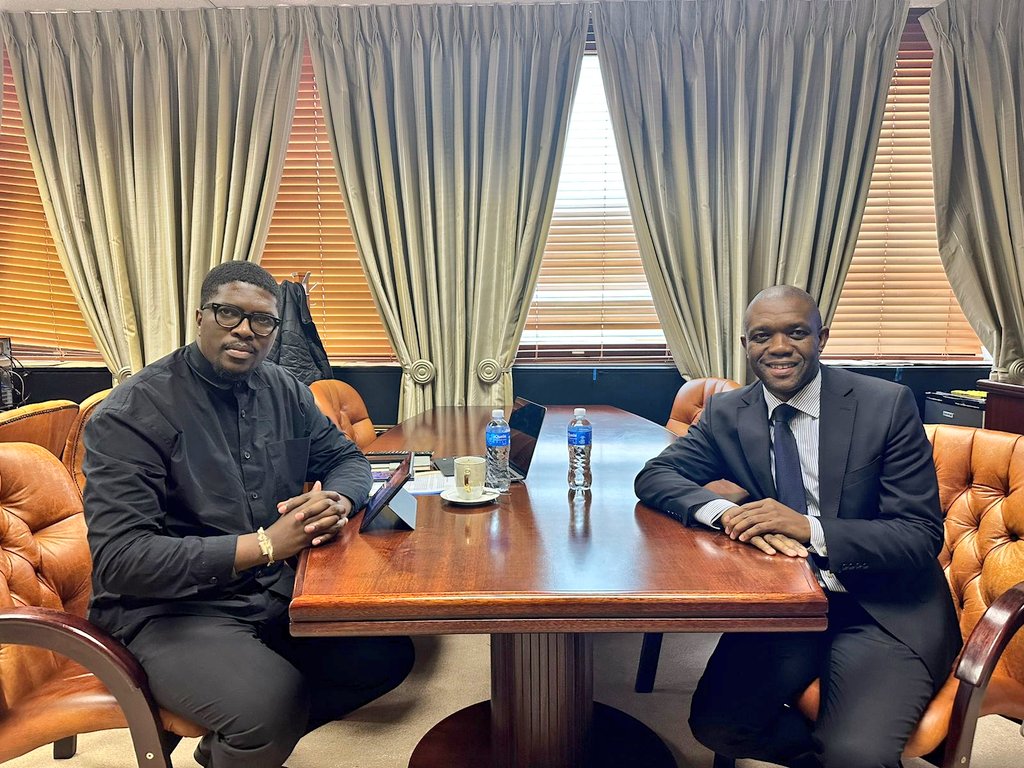 SongezoZibi's tweet image. I've just concluded a handover meeting with the former Chairperson of the Standing Committee on Public Accounts (SCOPA), Deputy Minister @MkhulekoHlengwa.

It was a short but fruitful meeting.

There is a lot work to be done but there is also great opportunity in restoring public…
