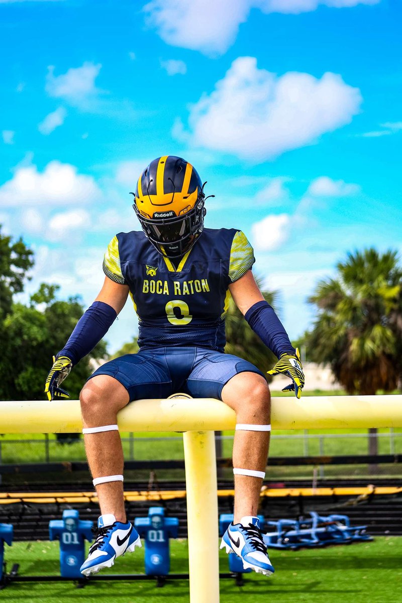CostoloBrody's tweet photo. Media day for the 24 season. 
Looking for another 100+ tackles.
One last ride! 
@BocaRatonFB @rob_l53 @EraPrep @ESPNTop63 @FutureDraftStyl @emilee_smarr @ESPNWestPalm @SunSentinel @Footballtech3 https://t.co/GmDcRuJRyW