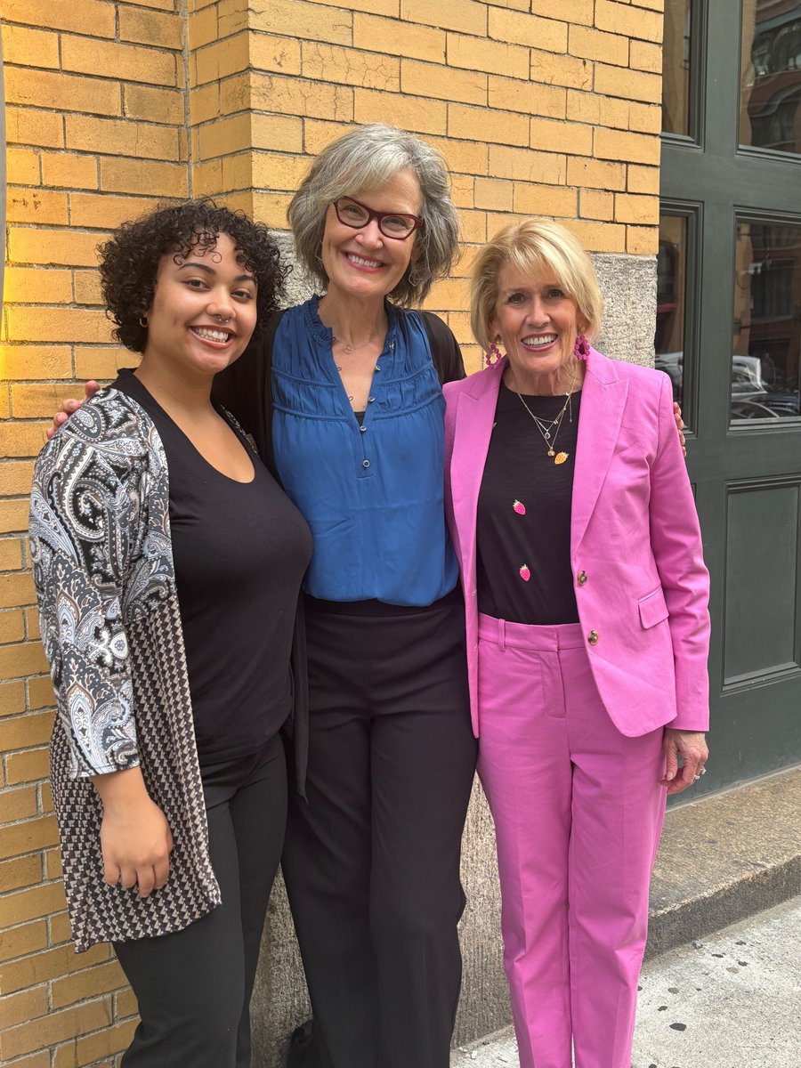 GENYOUthNow's tweet photo. Chief Wellness Officer @karenkafer, GENYOUth Board member @donnamartinrd, and summer intern Jada Curd, along with @IamCPS Director of Student Dining Jessica Shelly presented findings from GENYOUth’s recent insights survey. https://t.co/YWyW8pWlm0