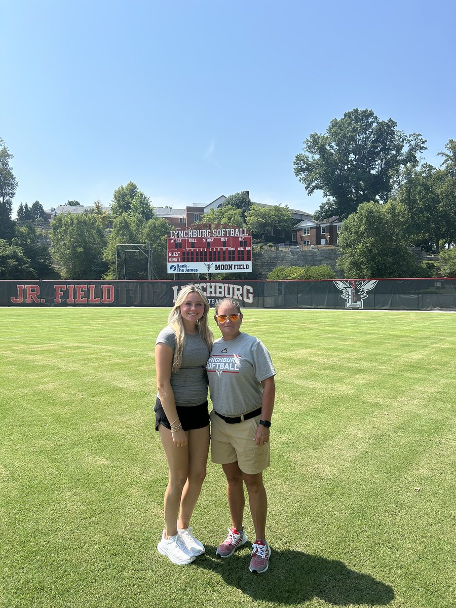 Chasehartford07's tweet photo. Thank you so much to @lynchburg_sb and Coach Simmons for the amazing visit!! I really enjoyed exploring the campus and getting to know the alumni. Can’t wait to be back! ❤️❤️ https://t.co/IjdeE3ZK0N